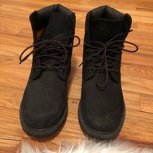 Black Timberland boots! Barely worn!